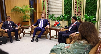 Bakan Fidan, Bangladeş Dışişleri Bakanı Rahman ile görüştü