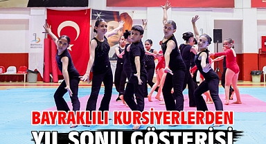Bayraklılı Kursiyerlerden Yıl Sonu Gösterisi