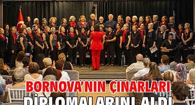 Bornova’nın çınarları diplomalarını aldı