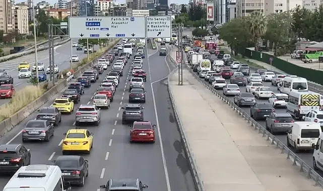 İstanbul'da haftanın ilk iş gününde trafik yoğunluğu