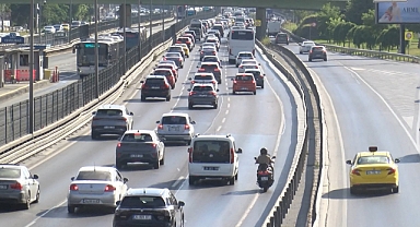 İstanbul'da haftanın ilk iş gününde trafik yoğunluğu yüzde 60'a çıktı
