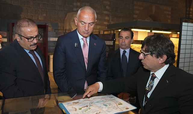 Bakan Ersoy, Hitit İmparatorluğu'nun izlerini taşıyan sergiyi ziyaret etti