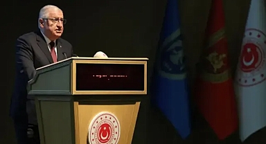  Bakan Güler, üst rütbeye terfi eden personel için düzenlenen törene katıldı