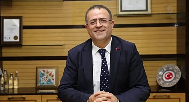 Derince Belediye Başkanı Gökçe, CHP’den istifa edip Yeni Parti’ye katıldı
