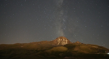 Erciyes'te 2 bin 650 metre yükseklikte meteor yağmuru
