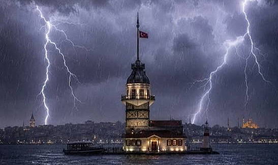 İstanbul'da gök gürültülü sağanak etkili oluyor