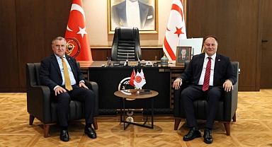 Bakan Bak, KKTC Meclis Başkanı Öztürkler ile görüştü