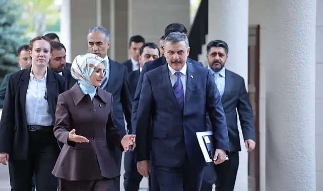 Bakan Çiftçi: Vatandaşın ihtiyacını doğru zamanda ve yerinde ihtiyaçlarını görmekle mükellefiz