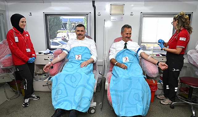Bakan Çiftçi ve Savunma Sanayii Başkanı Görgün Kızılay'a kan bağışı yaptı
