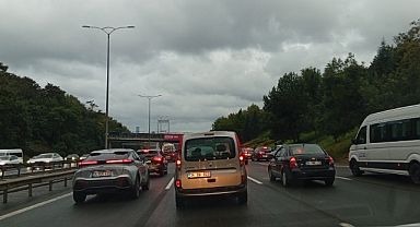 İstanbul'da haftanın ilk iş günü trafik yoğunluğu oluştu