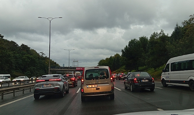 İstanbul'da haftanın ilk iş günü trafik yoğunluğu oluştu
