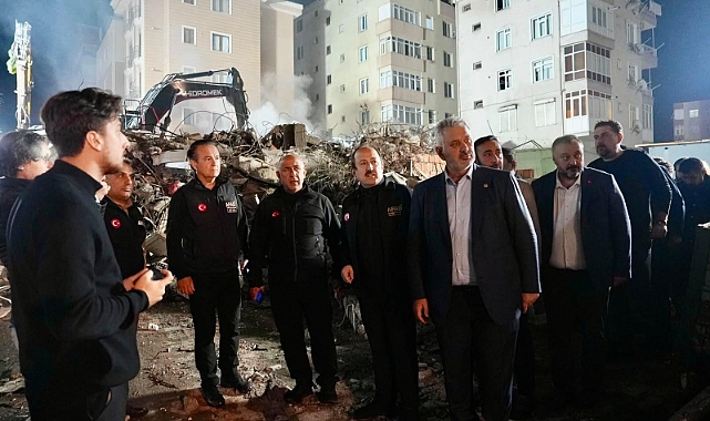 AFAD Başkanı Pehlivan, Maltepe'de çöken binada incelemelerde bulundu