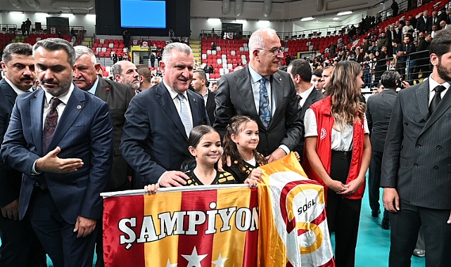 Bakan Bak, Kırıkkale'de Yeni Spor Kompleksi'nin açılışını gerçekleştirdi