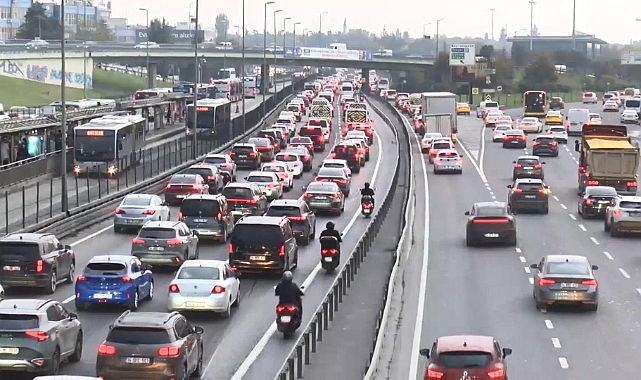 Haftanın ilk iş gününde trafik yoğunluğu