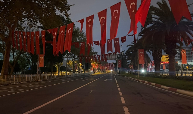İstanbul'da 29 Ekim Cumhuriyet Bayramı nedeniyle bazı yollar trafiğe kapatıldı