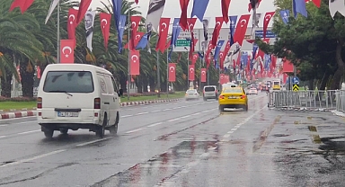 İstanbul'da 29 Ekim Cumhuriyet Bayramı nedeniyle kapatılan yollar trafiğe açıldı 