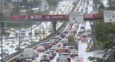 İstanbul'da bazı bölgelerde trafik yoğunluğu oluştu