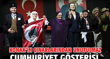 Konak’ın çınarlarından unutulmaz Cumhuriyet gösterisi