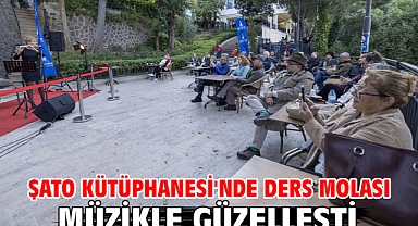 Şato Kütüphanesi'nde ders molası müzikle güzelleşti