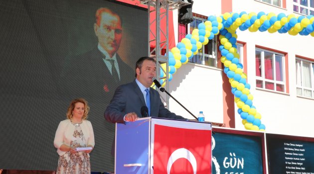 40 gün 40 gece 40 okul için Başkan Piriştina’ya teşekkür