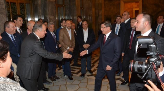 AK Parti İzmir’den tam kadro Ankara çıkarması