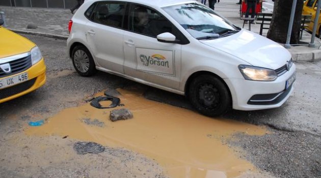 Alsancak’ta bitmeyen çile