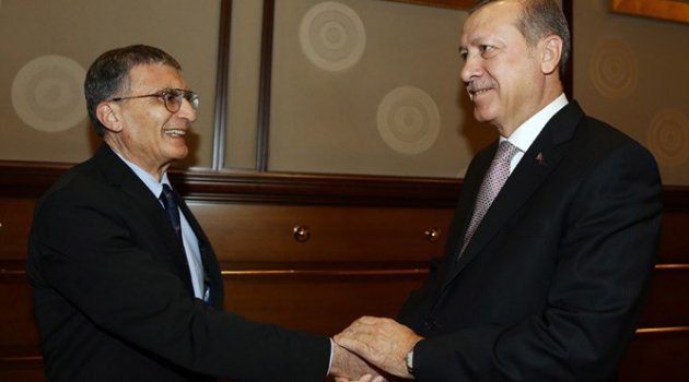 Aziz Sancar ödülünü Anıtkabir için teslim etti