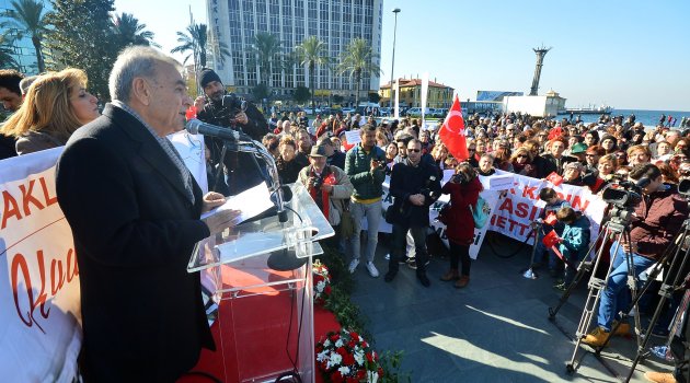 Başkan Kocaoğlu kadınlara seslendi: Lütfedilmiş değil, kazanılmış hakların peşine düşün!
