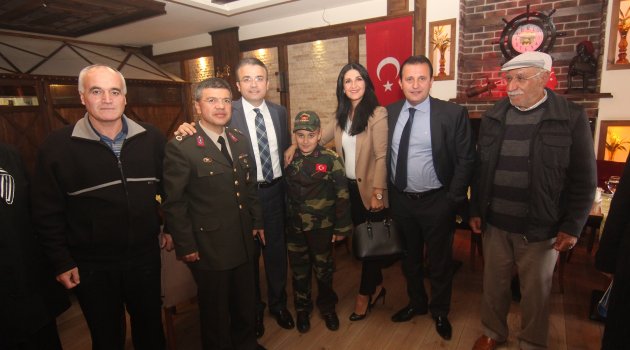Başkan Soylu, Gaziler ve Şehit Aileleriyle Buluştu