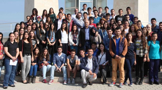 Bayraklı Belediyesi “tercih merkezi” kurdu!