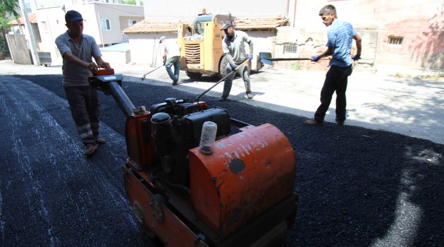 Bayraklı’da 5 bin 575 metrekarelik alan asfaltlandı