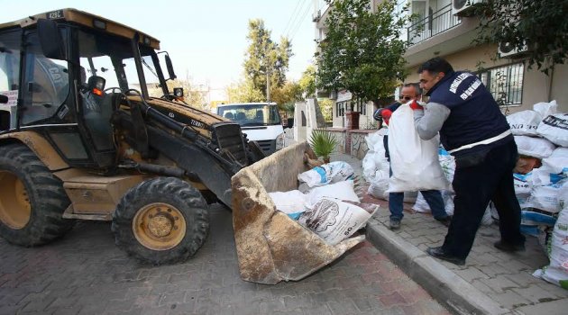 Bayraklı’da 7 bin ton moloz toplandı