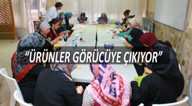 Bayraklı’da kurslar kadınları meslek sahibi yapıyor