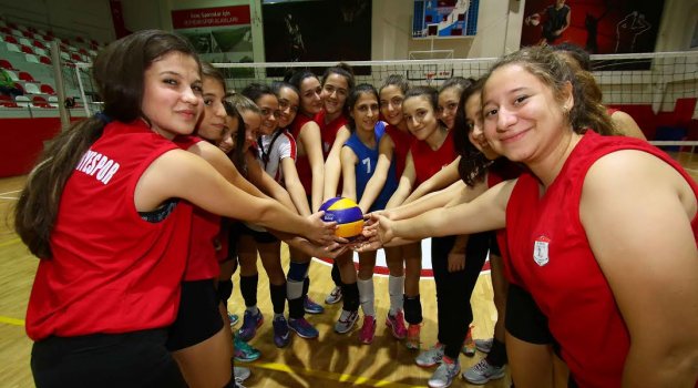 Bayraklı’da spora ve sporcuya tam destek