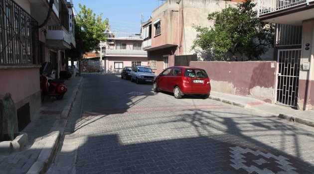 Bayraklı’ya 50 bin metrekare parke taş