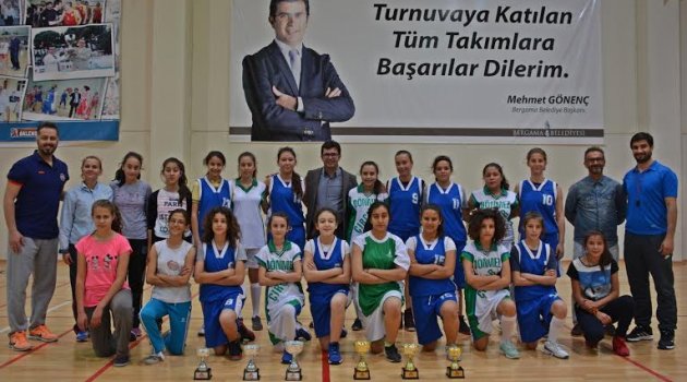 Bergama Uluslararası çocuk şenliği, potada devam etti
