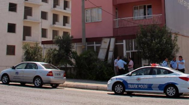 Bergama'da 44 öğretmen ve 11 sağlık personeli açığa alındı