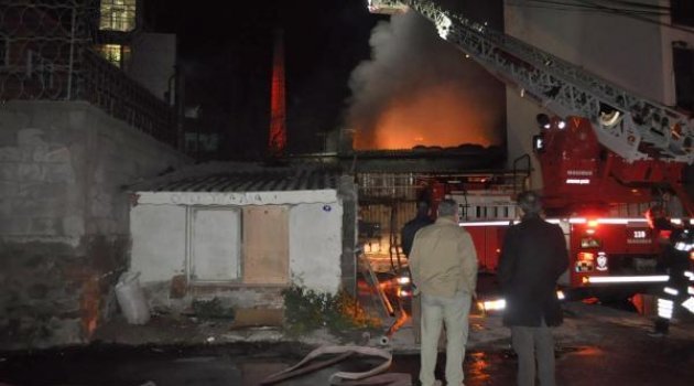 Bornova'da yangın paniği!