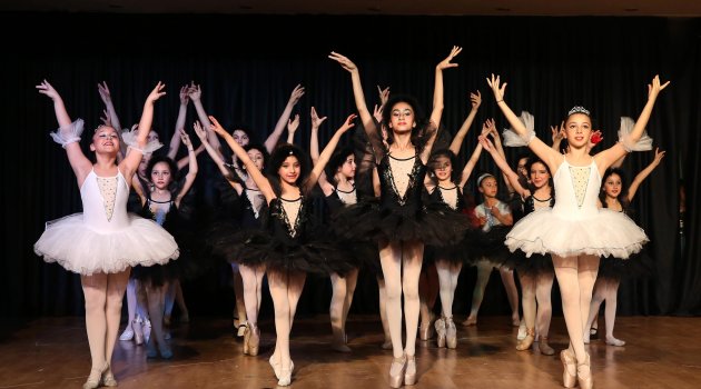 Buca’da geleceğin balerinlerinden muhteşem gösteri