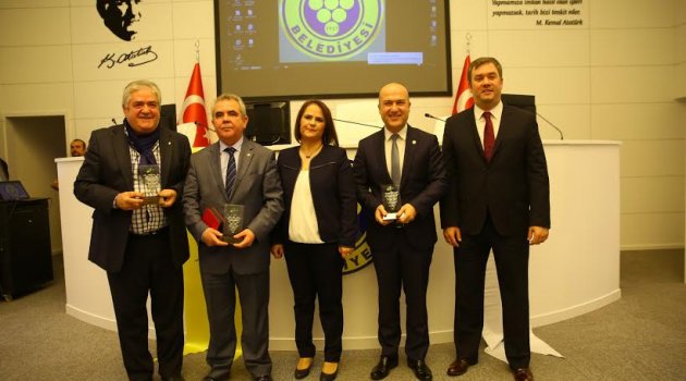 Buca’nın modern salonu Kent Konseyleri Birliği’ni ağırladı