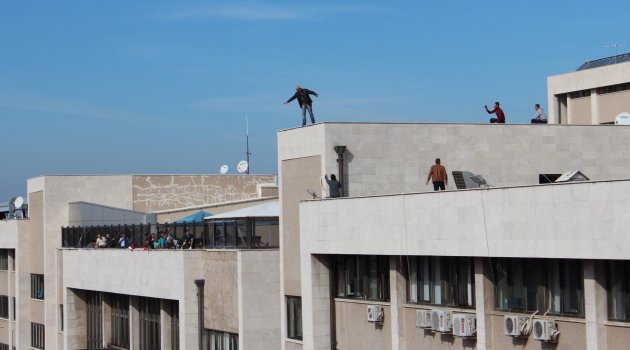 Bunalıma giren adamdan intihar girişimi!