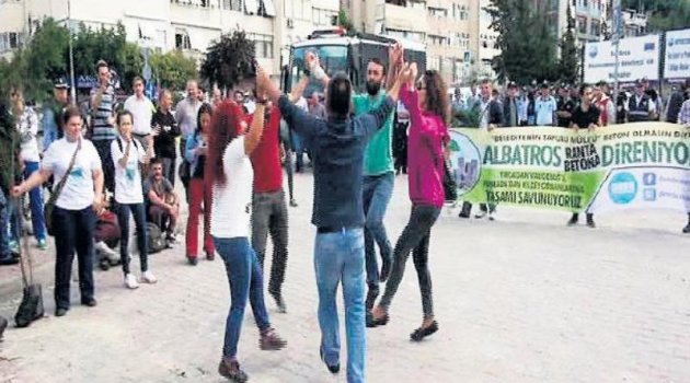 Büyükçekmece’de ağaç kesimi protestosu