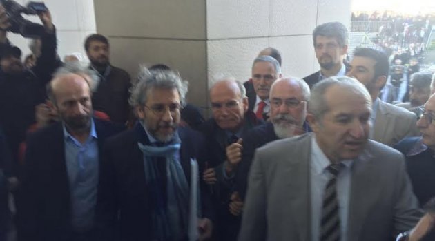 Can Dündar ve Erdem Gül'e İzmir desteği