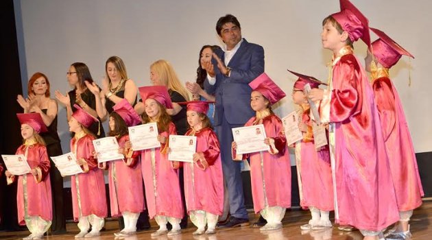 Çocuk Evi'nde diploma mutluluğu