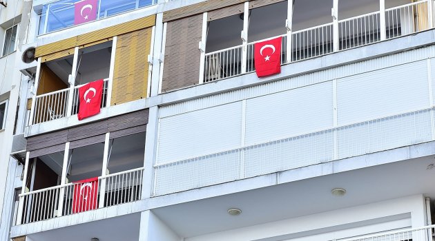 “Cumhuriyet’in kenti” İzmir bayrama hazır
