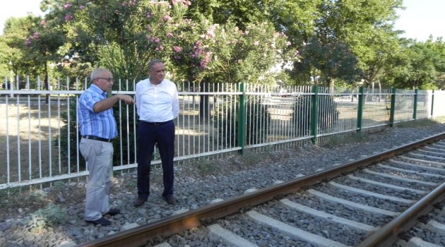 Eski istasyon yeni istasyon arasındaki demiryolu hattında, alt geçit yapımı için çalışmalara başlandı