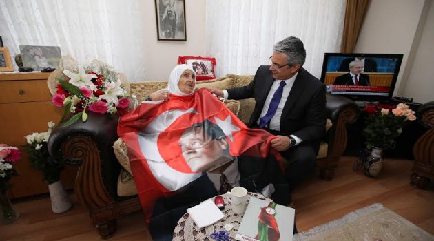 Fatma Efe’ye sürpriz doğum günü
