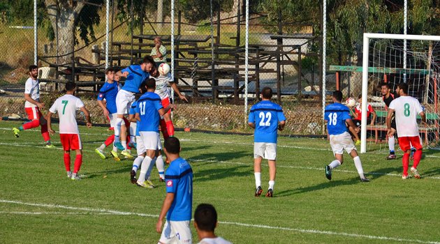 Foça Belediye Spor sahaya indi