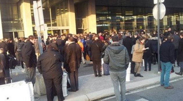 Fransa'da Toulouse havaalanında tahliye