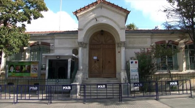 Fransız Konsolosluğu bugün de kapalı
